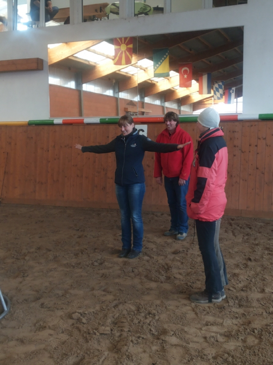 Natascha beim Fuehlen der Balance